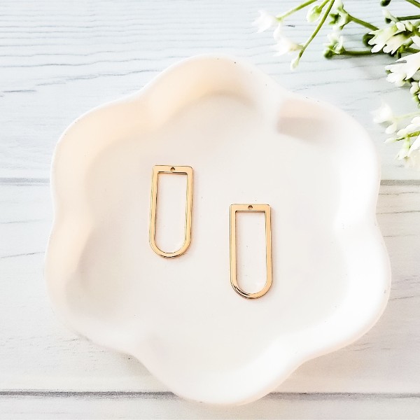 Gold Brass D Shape, 10 Pieces, Charm #86